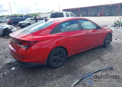 2023 Hyundai Elantra Sel z USA, uszkodzony, nr VIN 5NPLM4AG3PH093985